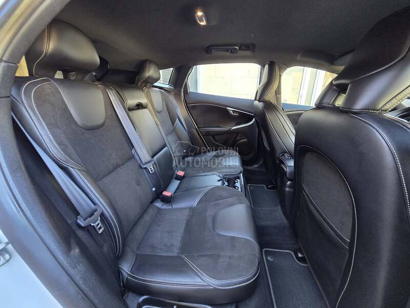 Volvo V40 2.0d D4 R-Design CH