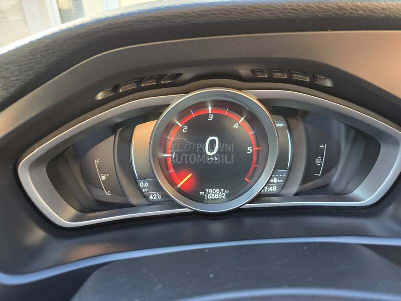Volvo V40 2.0d D4 R-Design CH