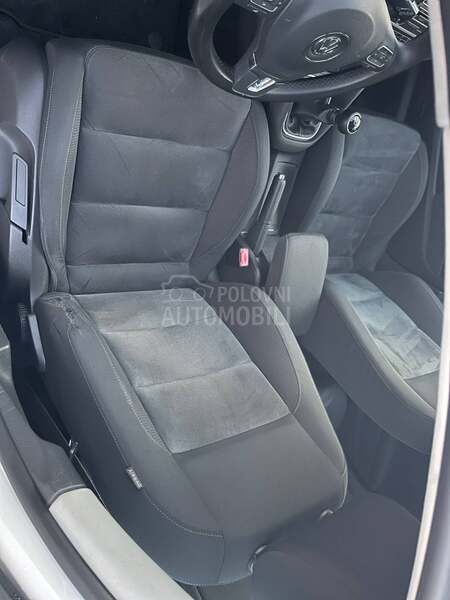 Volkswagen Golf 6 1.6 TDI HighLine
