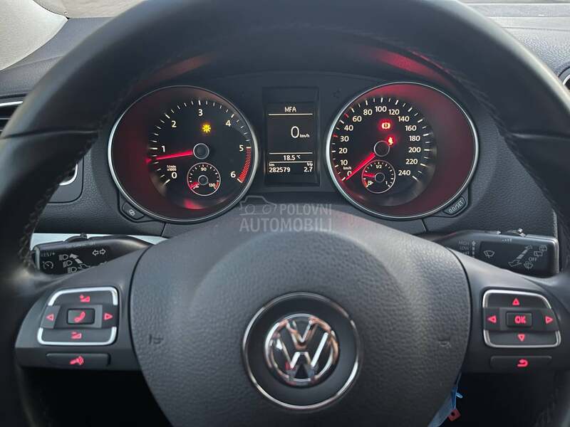 Volkswagen Golf 6 1.6 TDI HighLine
