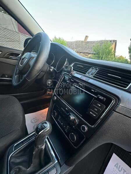 Škoda Superb 