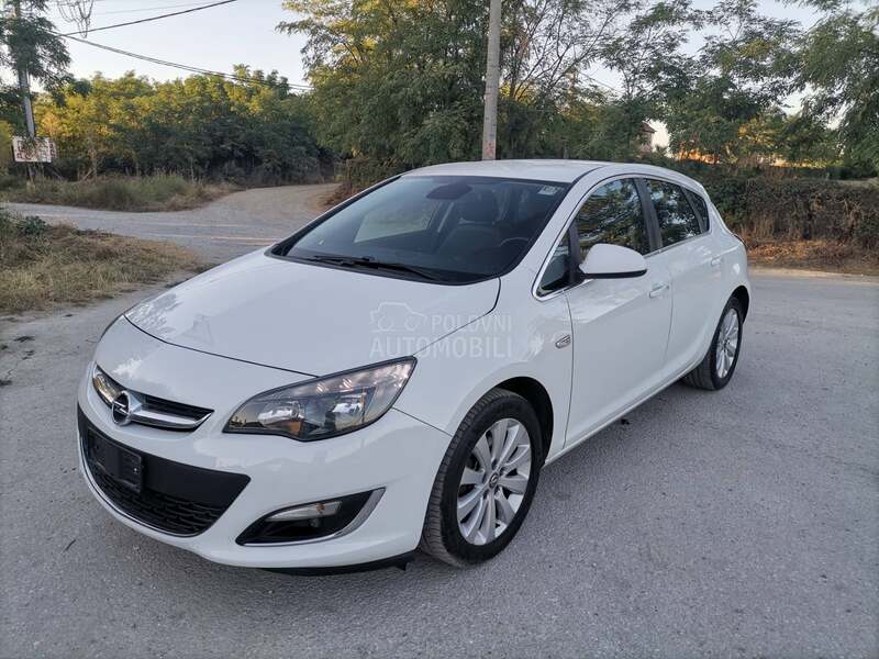 Opel Astra J 1.6CDTI-COSMO