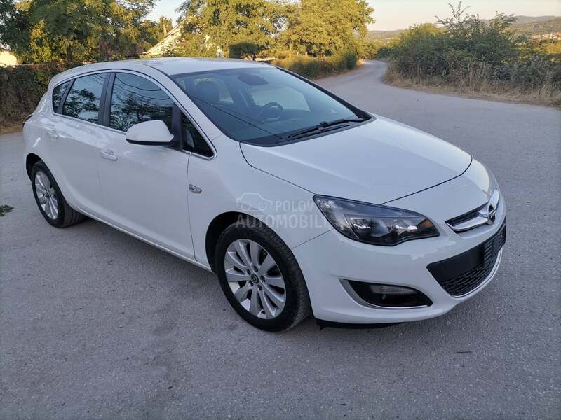 Opel Astra J 1.6CDTI-COSMO