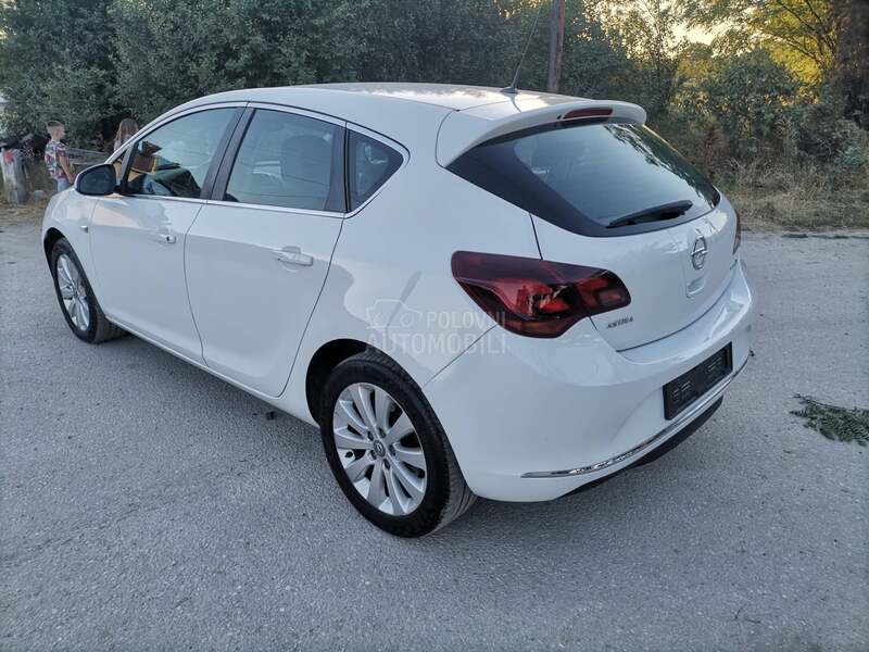 Opel Astra J 1.6CDTI-COSMO
