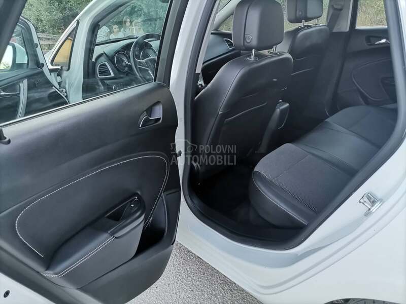 Opel Astra J 1.6CDTI-COSMO