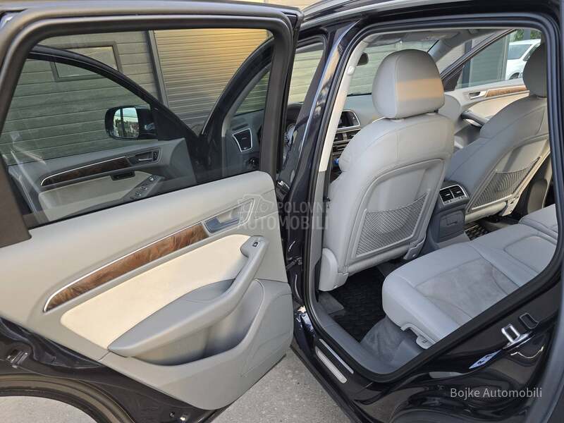Audi Q5 2.0TDI S-LINE