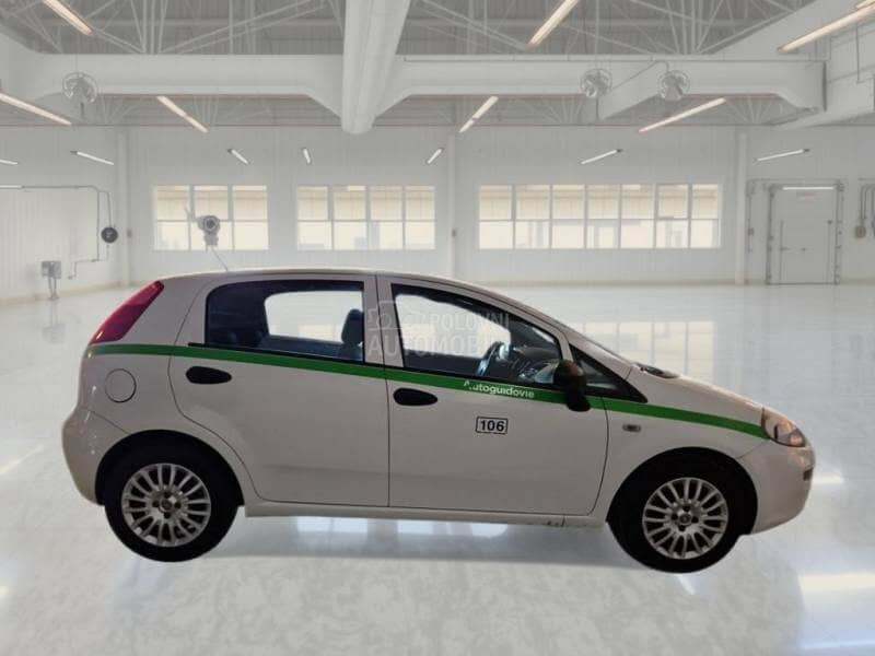 Fiat Grande Punto 1.3MJ N1 4SEDIŠTA