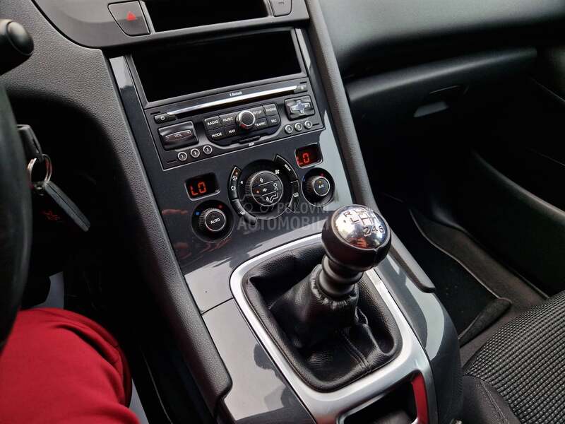 Peugeot 5008 7 sed N A V I