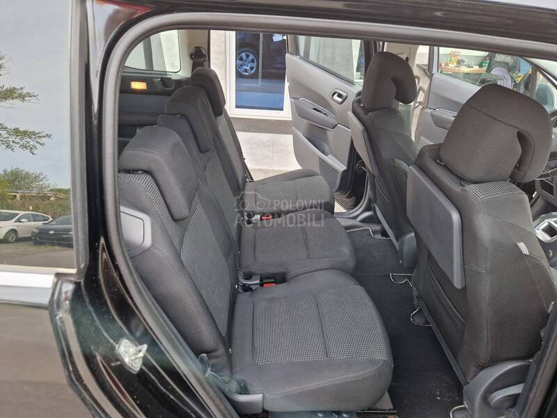 Peugeot 5008 7 sed N A V I