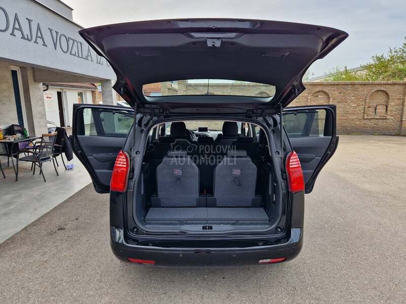Peugeot 5008 7 sed N A V I