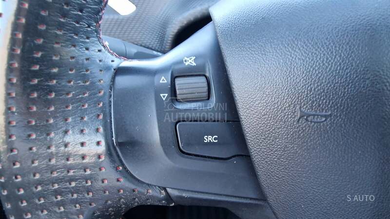 Peugeot 2008 GT-LINE/AUT0MATIC