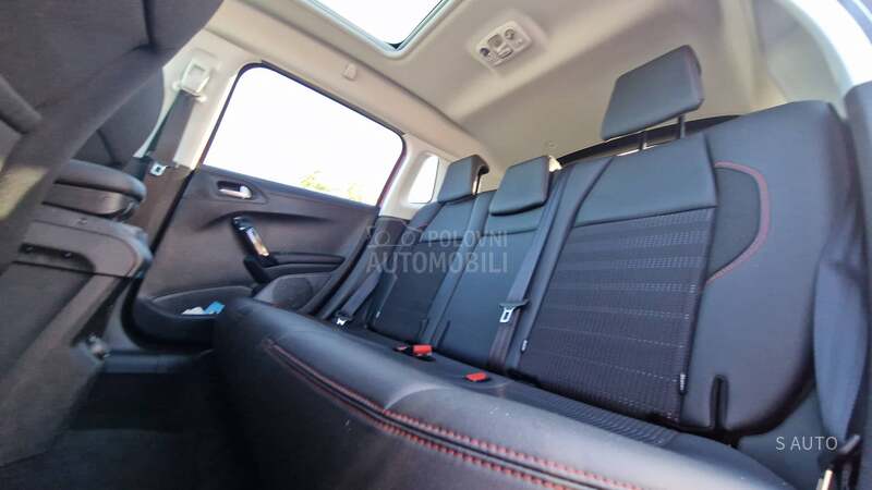 Peugeot 2008 GT-LINE/AUT0MATIC