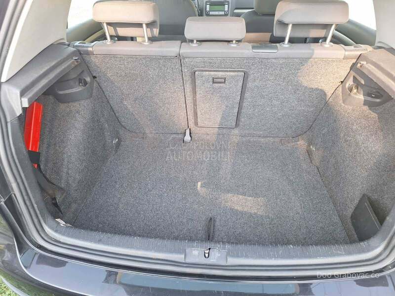 Volkswagen Golf 5 1.6i