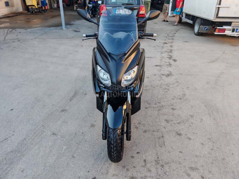 Yamaha x max 250