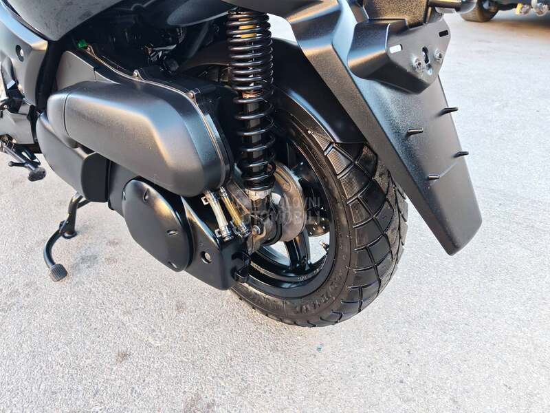Yamaha x max 250