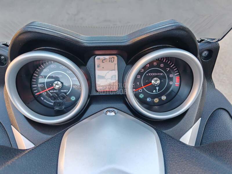 Yamaha x max 250