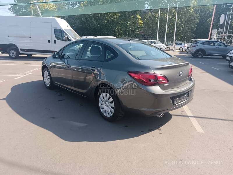 Opel Astra J 1.4 Turbo