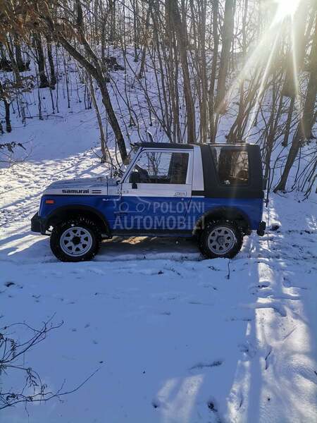 Suzuki SJ Samurai 