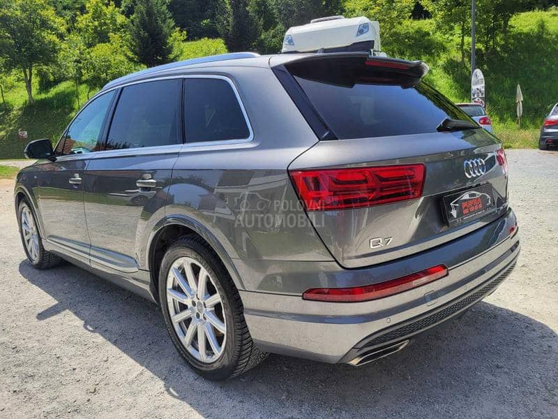 Audi Q7 7 SED 3xSLINE MATRIX