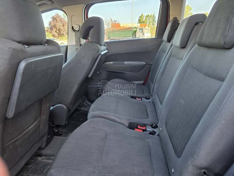 Peugeot 5008 1.6 HDI