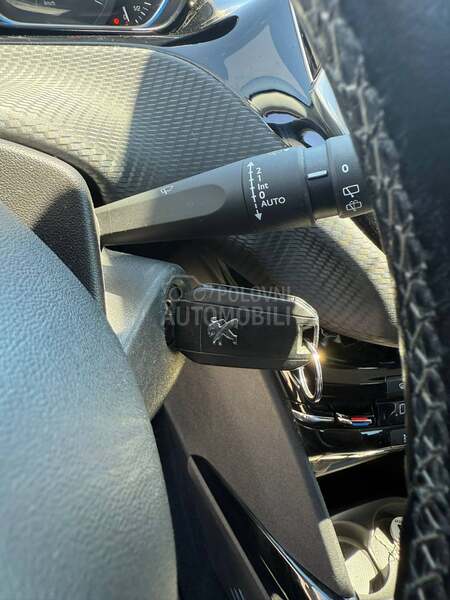 Peugeot 2008 1.2