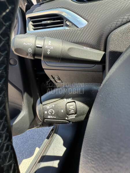 Peugeot 2008 1.2