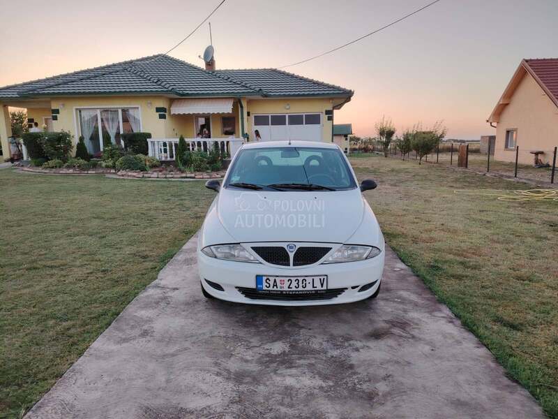 Lancia Ypsilon 