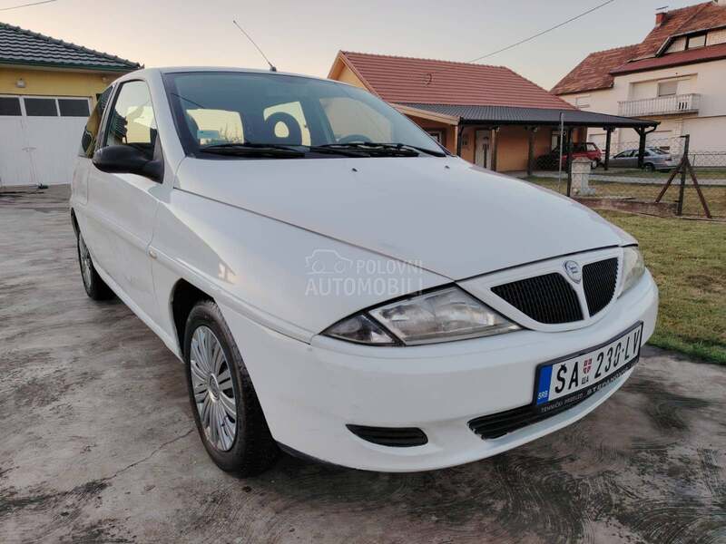Lancia Ypsilon 