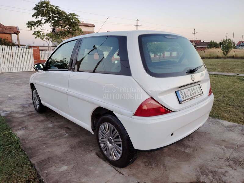 Lancia Ypsilon 