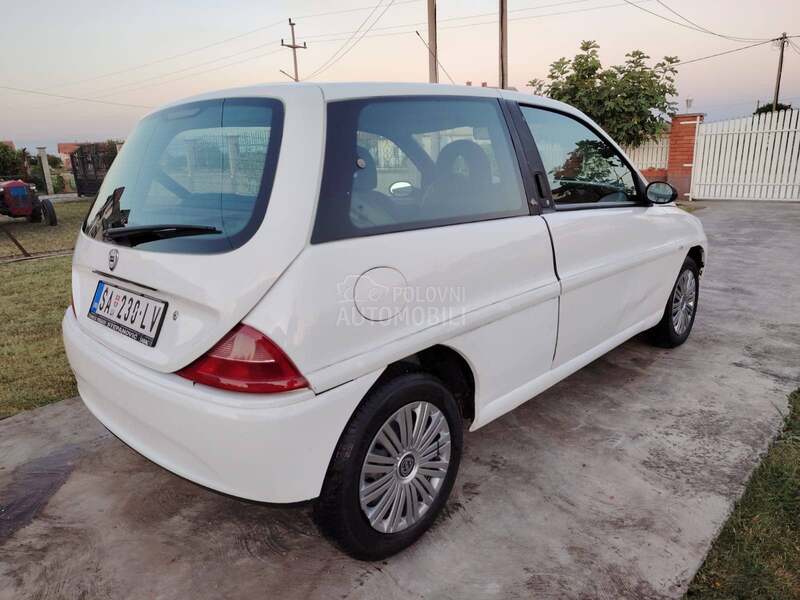 Lancia Ypsilon 
