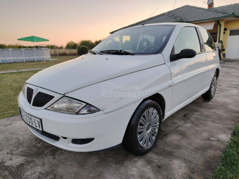 Lancia Ypsilon 