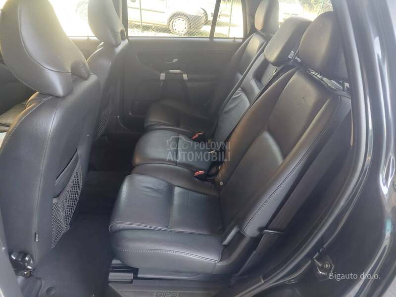 Volvo XC90 2.4 D5 MOMENTUM