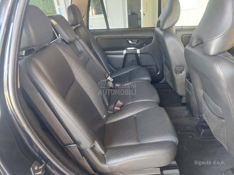 Volvo XC90 2.4 D5 MOMENTUM