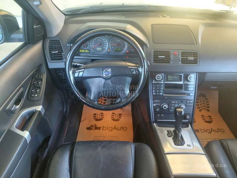 Volvo XC90 2.4 D5 MOMENTUM