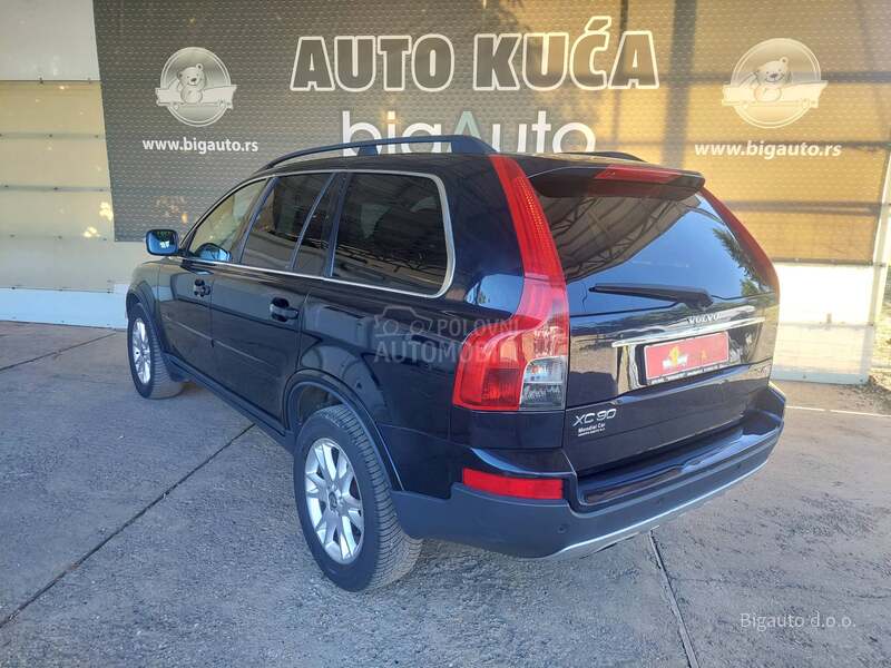 Volvo XC90 2.4 D5 MOMENTUM