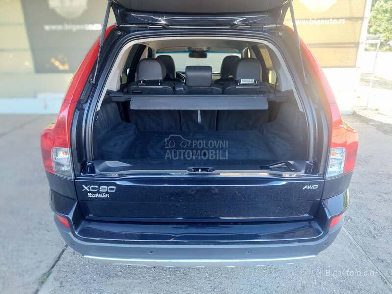 Volvo XC90 2.4 D5 MOMENTUM