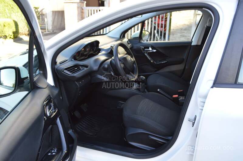 Peugeot 208 1.2 PureTech Nav