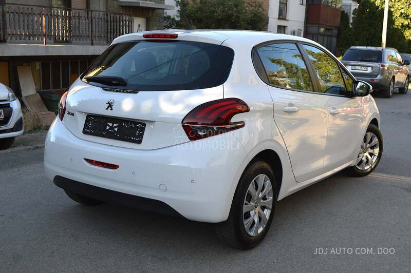 Peugeot 208 1.2 PureTech Nav