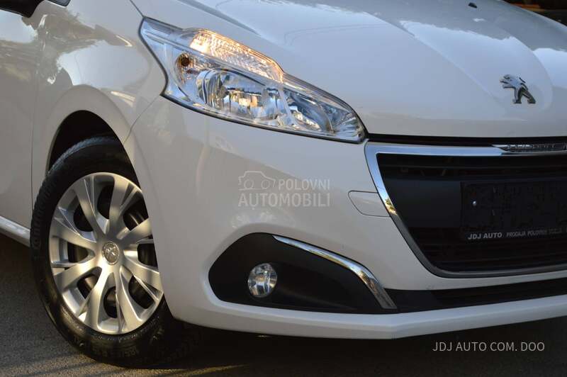 Peugeot 208 1.2 PureTech Nav