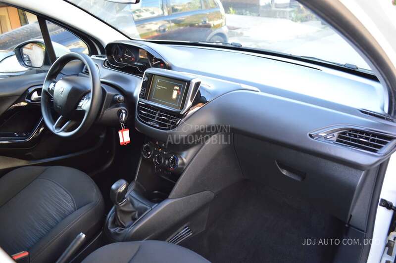 Peugeot 208 1.2 PureTech Nav
