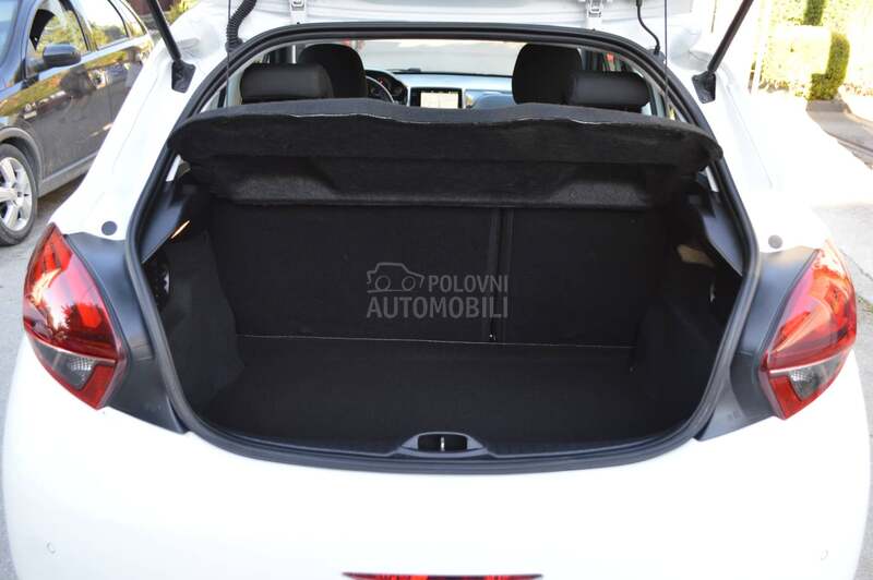 Peugeot 208 1.2 PureTech Nav