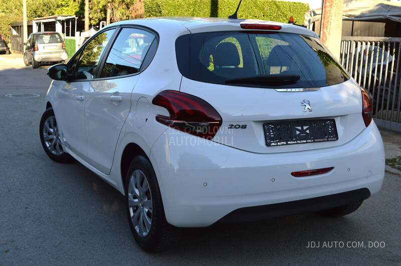 Peugeot 208 1.2 PureTech Nav