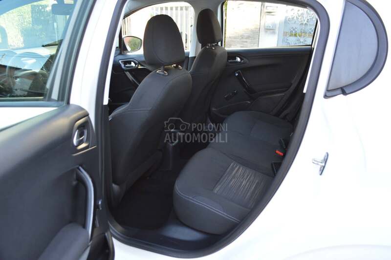 Peugeot 208 1.2 PureTech Nav