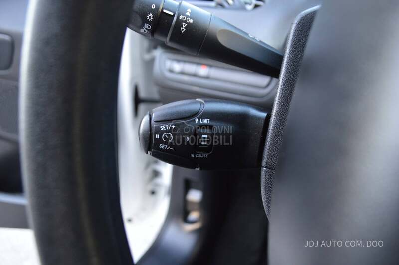 Peugeot 208 1.2 PureTech Nav