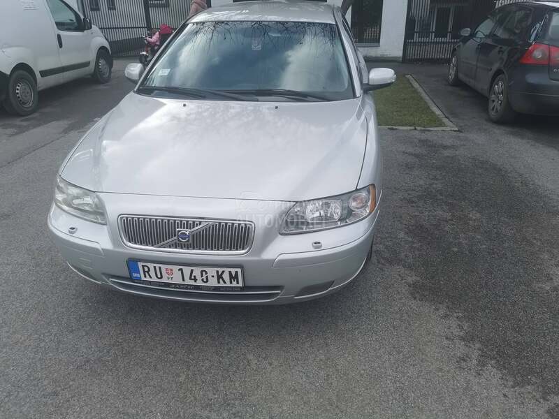 Volvo V70 