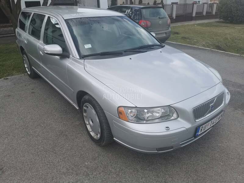 Volvo V70 