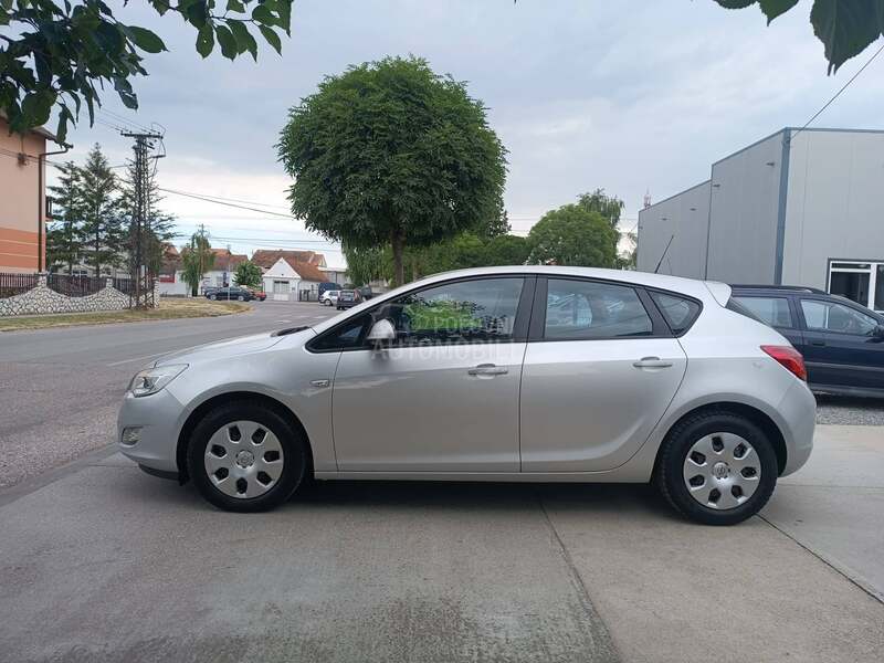 Opel Astra J 1.7 CDTI