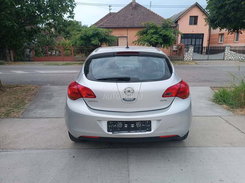 Opel Astra J 1.7 CDTI