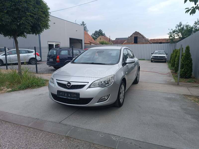 Opel Astra J 1.7 CDTI