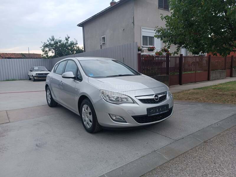 Opel Astra J 1.7 CDTI